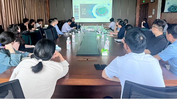 华东工控与上海良信签署智能配电战略合作协议，共创智能配电解决方案新篇章